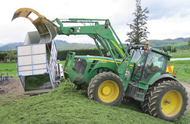 Flintoft Contractors Grass Silage, Stack Tractor