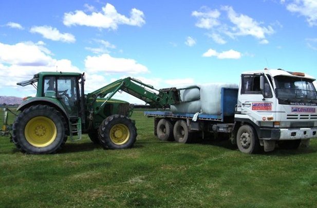 Silage cartage with softhands